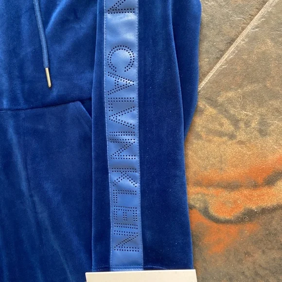 NWT Calvin Klein stylish, Velour Hooded Jumpsuit! - Picture 8 of 8